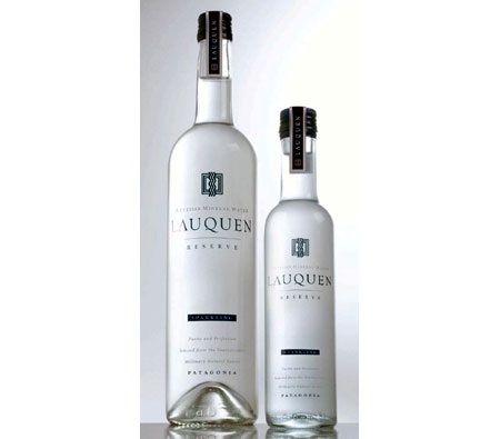 Những loại nước đóng chai đắt “vô lý”