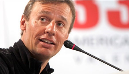 Lấy bằng MBA từ: Trường kinh doanh Havard