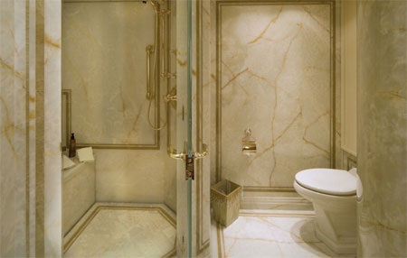 Còn đây là khu vực tắm vòi hoa sen và vệ sinh.