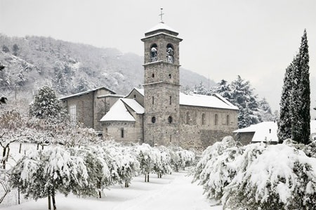 Giá xăng: 8,87 USD/gallon, tương đương 2,34 USD (49.000 đồng)/lít