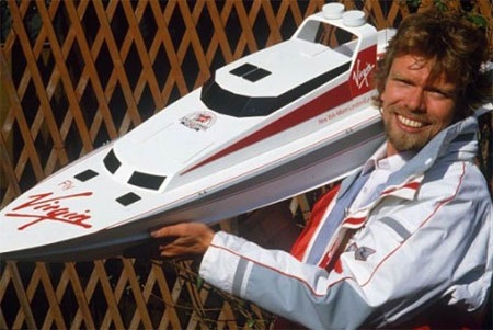 Khi các tỷ phú “nhỡ tay nghịch dại”...