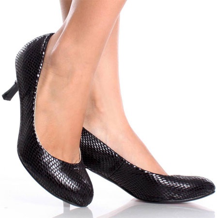 5 trang phục phải có trong tủ đồ công sở của nữ giới