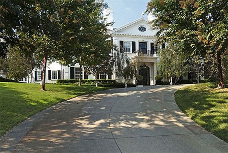 Vẻ đẹp hiện đại của biệt thự trắng giá hơn 580 tỷ đồng