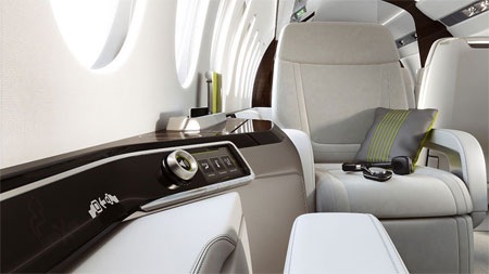 Khách mua 5X có thể đặt hãng Dassault làm riêng ghế ngồi theo yêu cầu.