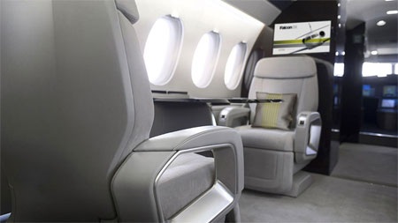 Có đủ chỗ cho 16 hành khách trên chiếc máy bay này.