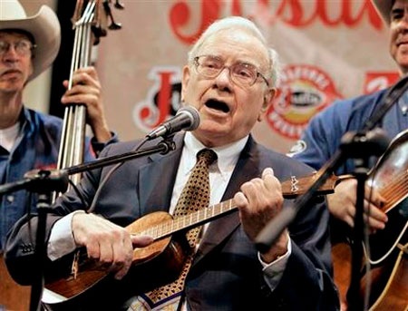 Choáng với tốc độ kiếm tiền của tỷ phú Warren Buffett - 1 Tỷ phú Warren Buffett.