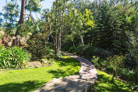 Ngắm biệt thự gần 640 tỷ đồng của tỷ phú lập dị - 4 Vì vẻ đẹp hiếm có, tòa biệt thự đã được chụp ảnh đăng tạp chí Elle Décor vào năm 2000.