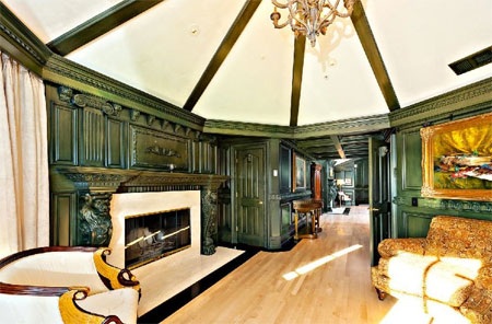 Các phòng ngủ đều có lò sưởi.