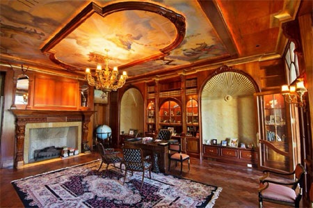 Một phòng tắm sang trọng khác trong dinh thự.