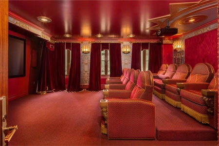 Phòng chiếu phim riêng trong nhà.