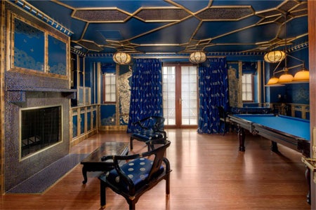 Mỗi khu vực trong căn nhà được trang trí bằng một tông màu khác nhau.