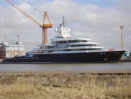 22. Du thuyền “Luna” của tỷ phú Roman Abramovich dài 115 m, hạ thủy năm 2010