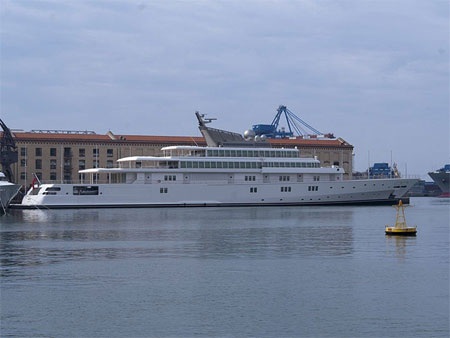 10. Du thuyền “Rising Sun” của tỷ phú Mỹ David Geffen dài 138 m, hạ thủy năm 2004