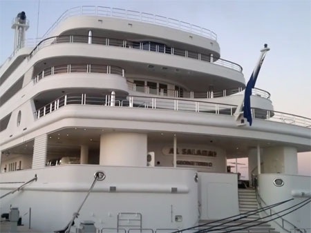 9. Du thuyền “Al Salamah” của gia đình hoàng gia Saudi Arabia dài hơn 139 m, hạ thủy năm 1999