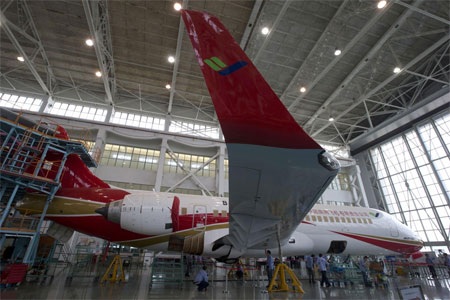 ARJ21-700 có tầm bay khoảng 2.000 dặm, tương đương khoảng 3.200 km.