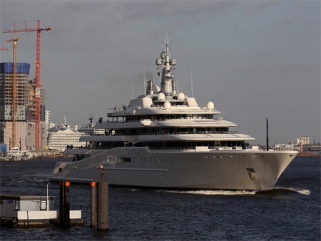 2. Du thuyền “Eclipse” của tỷ phú Nga Roman Abramovich dài gần 163 m, hạ thủy năm 2010