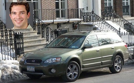 Tỷ phú “ăn chơi” Lary Ellison có trong tay cả bộ sưu tập xe hơi. Năm 2012, một độc giả của