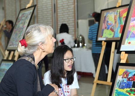 Triển lãm thu hút đặc biệt với những người khách nước ngoài