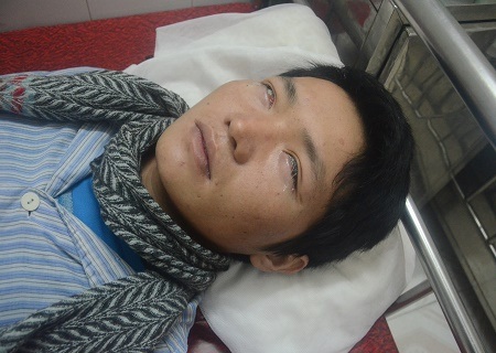 Khi được chuyển xuống Viện mắt Trung ương (Hà Nội), đôi mắt của A Sèo đã không còn nhìn thấy gì nữa