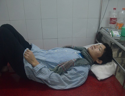 Khi được chuyển xuống Viện mắt Trung ương (Hà Nội), đôi mắt của A Sèo đã không còn nhìn thấy gì nữa