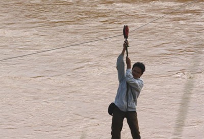 Những cây cầu “nối đôi bờ vui” mang tên Dân trí