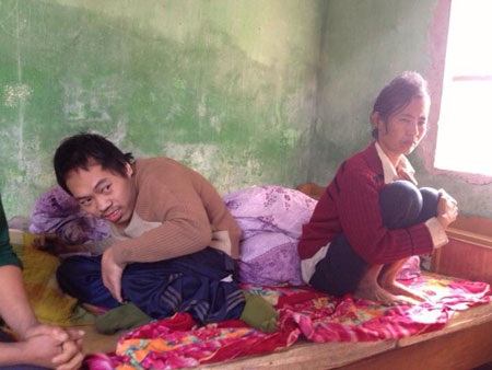“Căn nhà không có tiếng cười” và ước mơ của bé Thảo - 3 Hai con người điên dại, ngây ngô trong một mái nhà