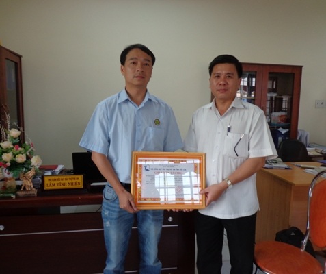 Grobest phối hợp báo Dân trí, Quỹ KHVN trao 120 suất học bổng đến học sinh nghèo Đắk Lắk