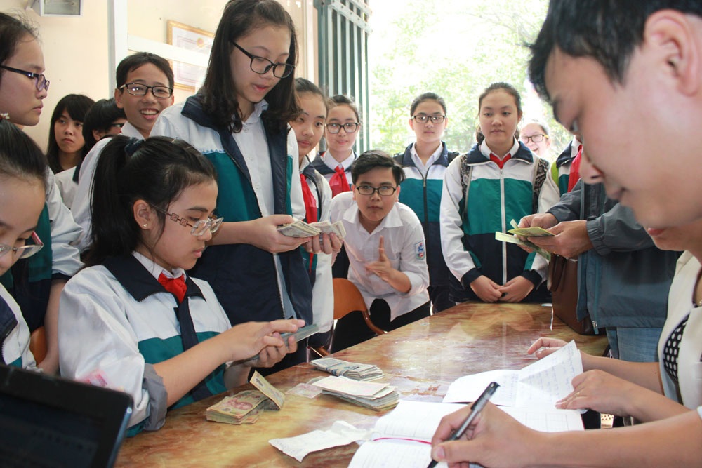 Học sinh Trường THCS Giảng Võ ủng hộ 5 triệu đồng đến các hoàn cảnh khó khăn - 1 Học sinh Trường THCS Giảng Võ ủng hộ 5 triệu đồng đến các hoàn cảnh khó khăn