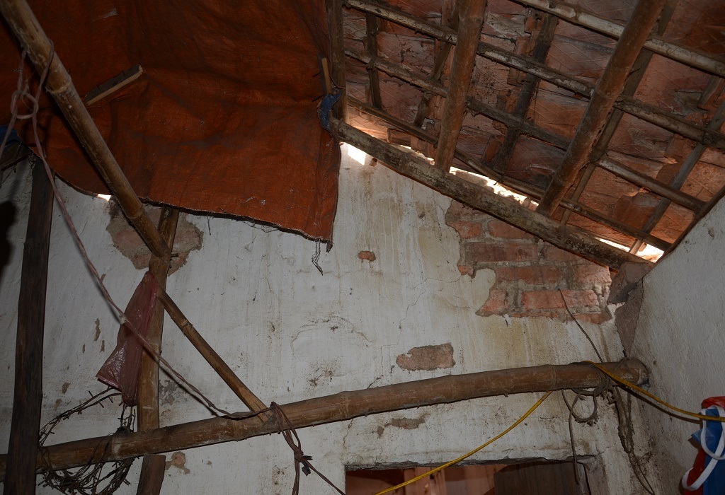 Ngôi nhà cũ nát xập xệ của gia đình chị Phương