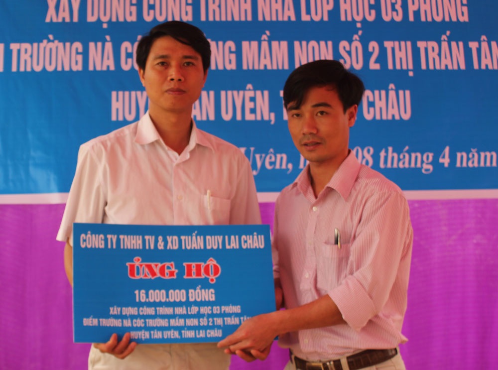 Khởi công xây dựng 3 phòng học Dân trí ở điểm trường Nà Cóc - 6 Công ty TNHH Tư vấn và Xây dựng Tuấn Duy Lai Châu ủng hộ 16 triệu đồng