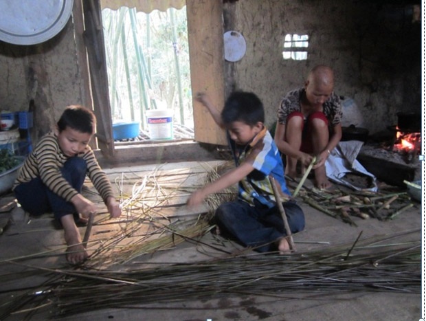 “Ông trời ơi ! Sao con mãi tụt dốc thế này?” - 3 Năm 2012, khi Dự án “