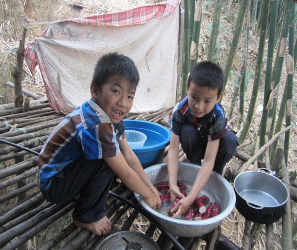 “Ông trời ơi ! Sao con mãi tụt dốc thế này?” - 4 Năm 2012, khi Dự án “