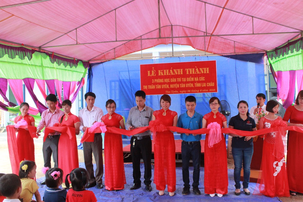 Khánh thành công trình 3 phòng học mang tên Dân trí tại Nà Cóc, Lai Châu
