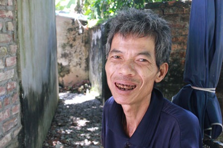 Lời hứa xây nhà cho anh Ngô Trung Sổng bị lãng quên - 1 Lời hứa xây nhà cho anh Ngô Trung Sổng bị lãng quên