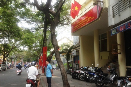 Các trụ sở, cơ quan nhà nước đều làm việc đúng giờ và đầy đủ nhân sự.