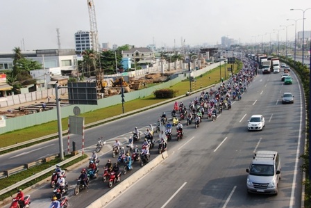 Liền gặp phải thảm cảnh ùn ứ vô cùng nghiêm trọng.