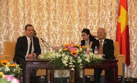 Chủ tịch UBND TPHCM Lê Hoàng Quân tiếp đón Thủ tướng Nga Dmitry Medvedev.