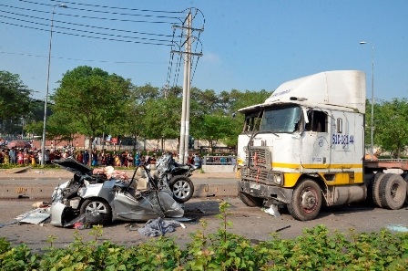 Vụ tai nạn 5 người chết: Cha tôi nói xe mất thắng khi đổ dốc cầu vượt