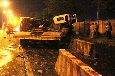 Hiện trường vụ TNGT trên QL1, nơi thượng úy CSGT Huỳnh Lê Trường tử vong khi đang làm nhiệm vụ.