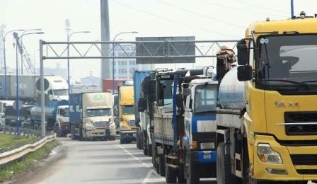 Kẹt xe nghiêm trọng gần 10km tại cửa ngõ TPHCM - 2 Kẹt xe nghiêm trọng gần 10km tại cửa ngõ TPHCM