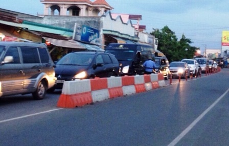 Tai nạn trên đường cao tốc, 13 người nhập viện - 4 Hiện trường một vụ TNGT nghiêm trọng trên cao tốc HLD ngày 7/5 vừa qua làm nhiều người bị thương.