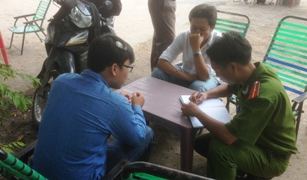 Công an tiếp tục ghi lời khai của 2 PV vào sáng 9/6.