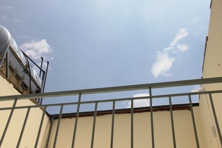 Lốc xoáy “càn quét” ở TPHCM: Hàng chục hộ vẫn sống cảnh “màn trời”