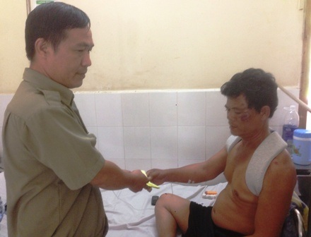 Tấm lòng người dân gửi đến "hiệp sĩ" xe ôm - 2 Tấm lòng người dân gửi đến hiệp sĩ xe ôm