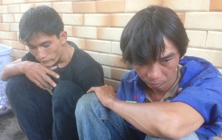 Hai tên trộm bẻ cặp kính của xe ô tô Audi trị giá hàng tỉ đồng