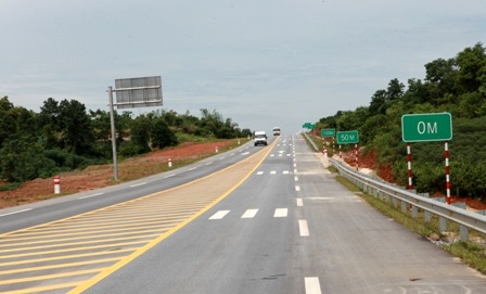 Vay ADB 147 triệu USD bổ sung vốn cho đường cao tốc Nội Bài - Lào ...