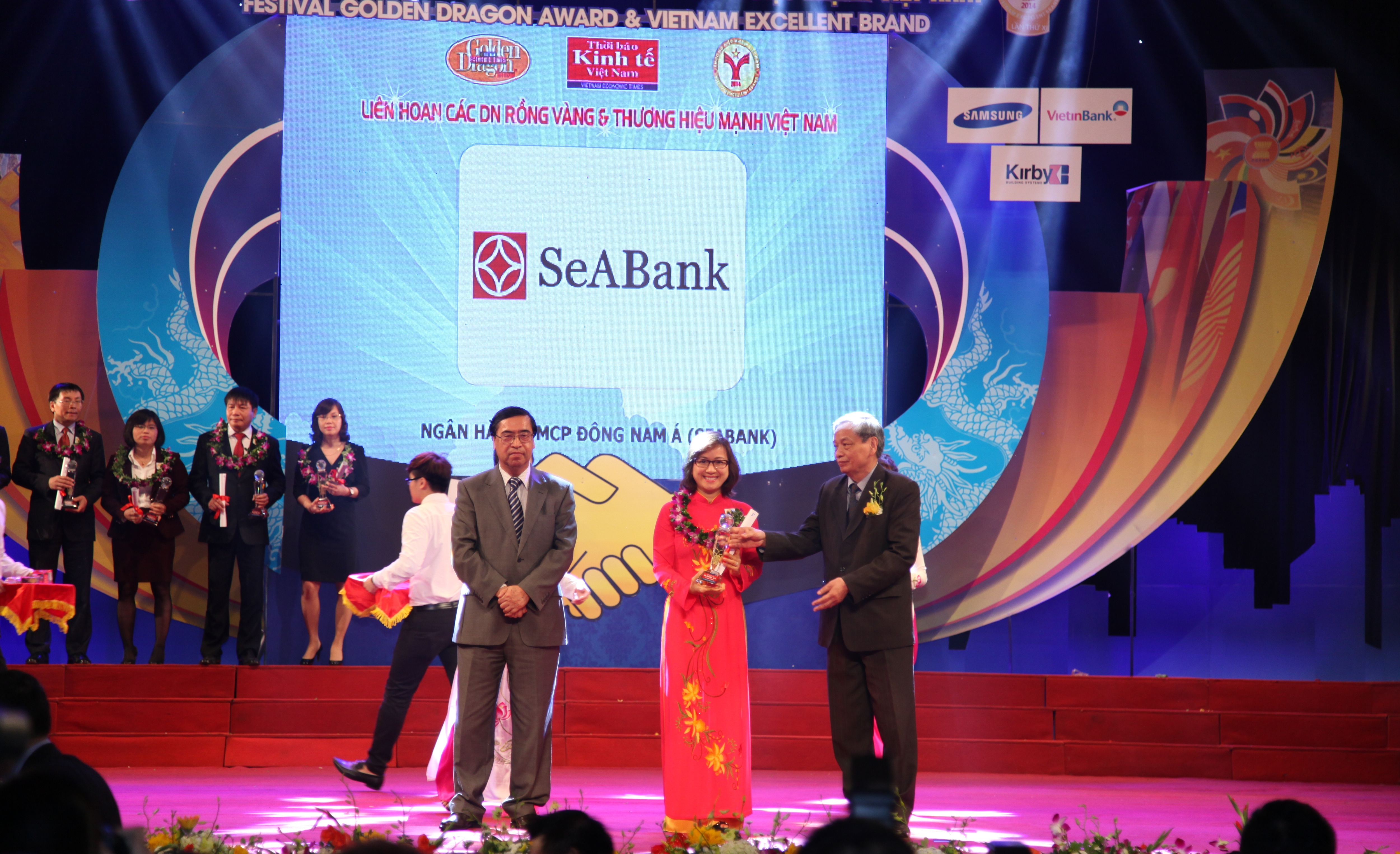 SeABank nhận giải thưởng “Thương hiệu Mạnh Việt Nam 2014” lần thứ 6 liên tiếp.
