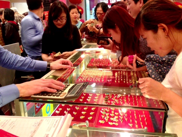 Thuế xuất khẩu vàng trang sức tăng lên 2%.