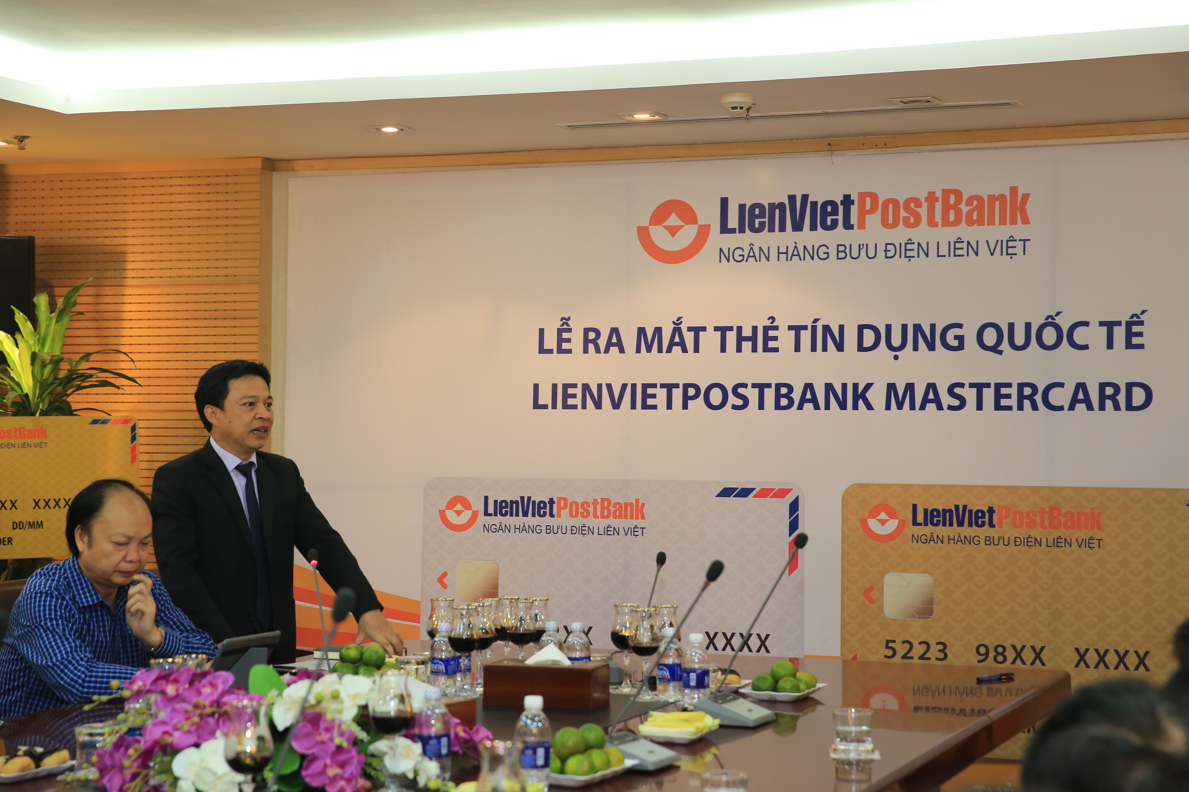 Khung cảnh buổi lễ ra mắt thẻ 
