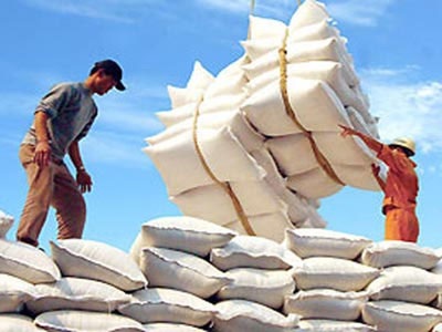 Xuất nhập khẩu hàng hoá đạt 103,2 tỷ USD - 1 Gạo - một trong những mặt hàng xuất khẩu chủ lực của Việt Nam.